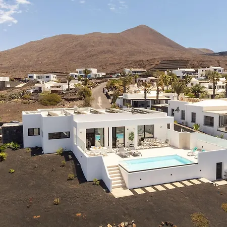 فيلة Caprica By Buenavilla