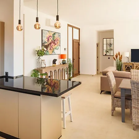 Villa Caprica By Buenavilla