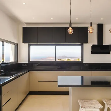 Caprica By Buenavilla Vila *