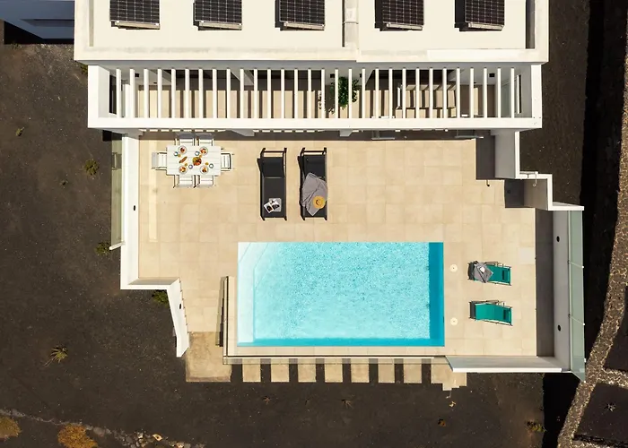 Villa Caprica By Buenavilla