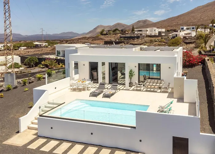 Caprica By Buenavilla Villa